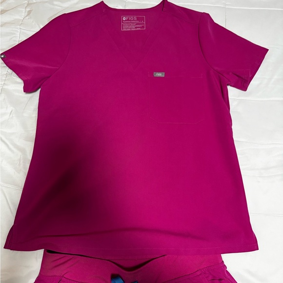 Figs Raspberry Sorbet scrub set - Picture 4 of 4